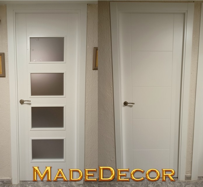 PUERTA LACADA 5 CUADROS
