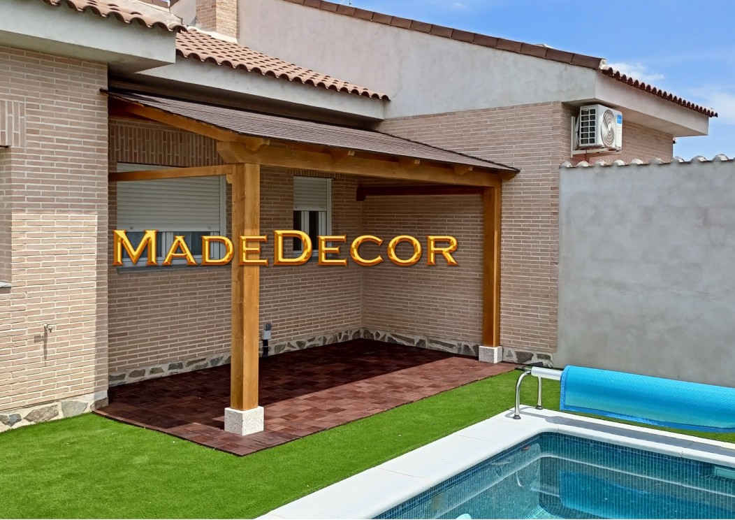 PORCHE DE MADERA CON IMPERMEABILIZACIÓN DE TEJA ASFÁLTICA