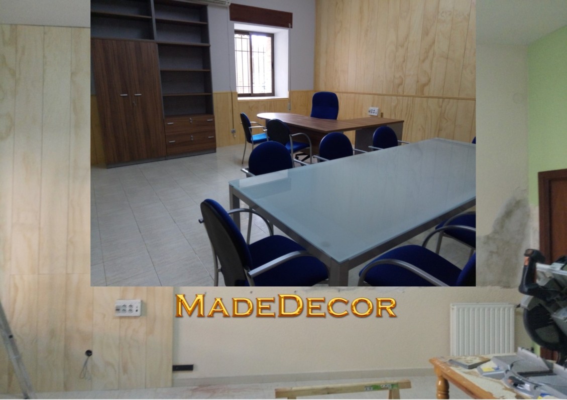 Revestimiento paredes con felónico antihumedad - Montaje muebles despacho