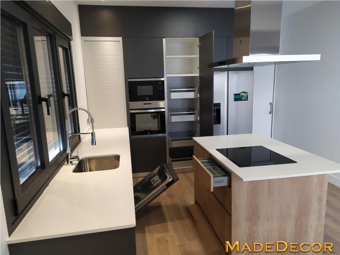 LAMINADO BAJA PRESIÓN AUSTRIA ANTRACITA/BOSTON ROBLE NEBRASKA